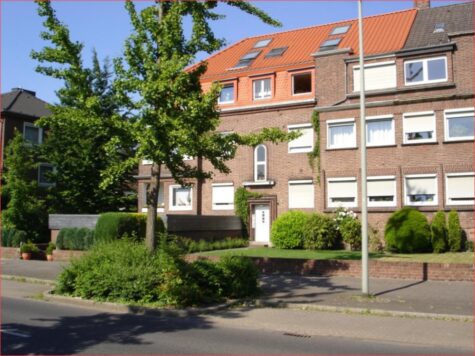 Zauberhafte Altbauwohnung am Park, 47800 Krefeld / Bockum, Etagenwohnung