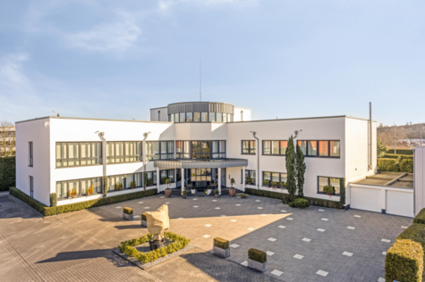 Vielseitige Premium-Gewerbeimmobilie mit erstklassiger 280m2-Wohnung, 46240 Bottrop, Haus